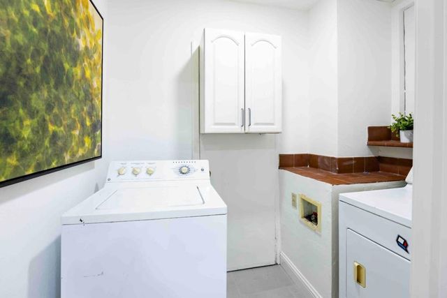 820 Hamilton Avenue, Palo Alto, CA 94301