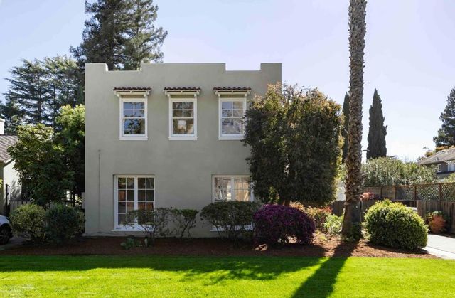 820 Hamilton Avenue, Palo Alto, CA 94301