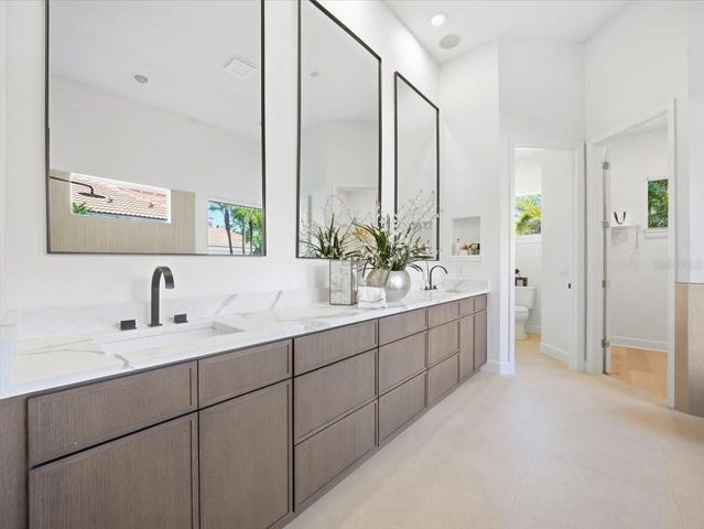 11805 SHIRE WYCLIFFE COURT, Tampa, FL 33626