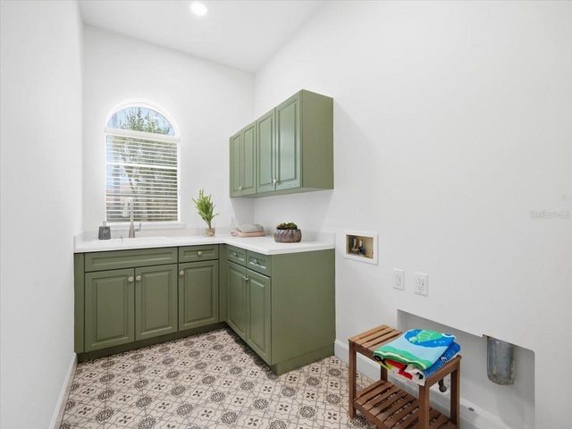 11805 SHIRE WYCLIFFE COURT, Tampa, FL 33626