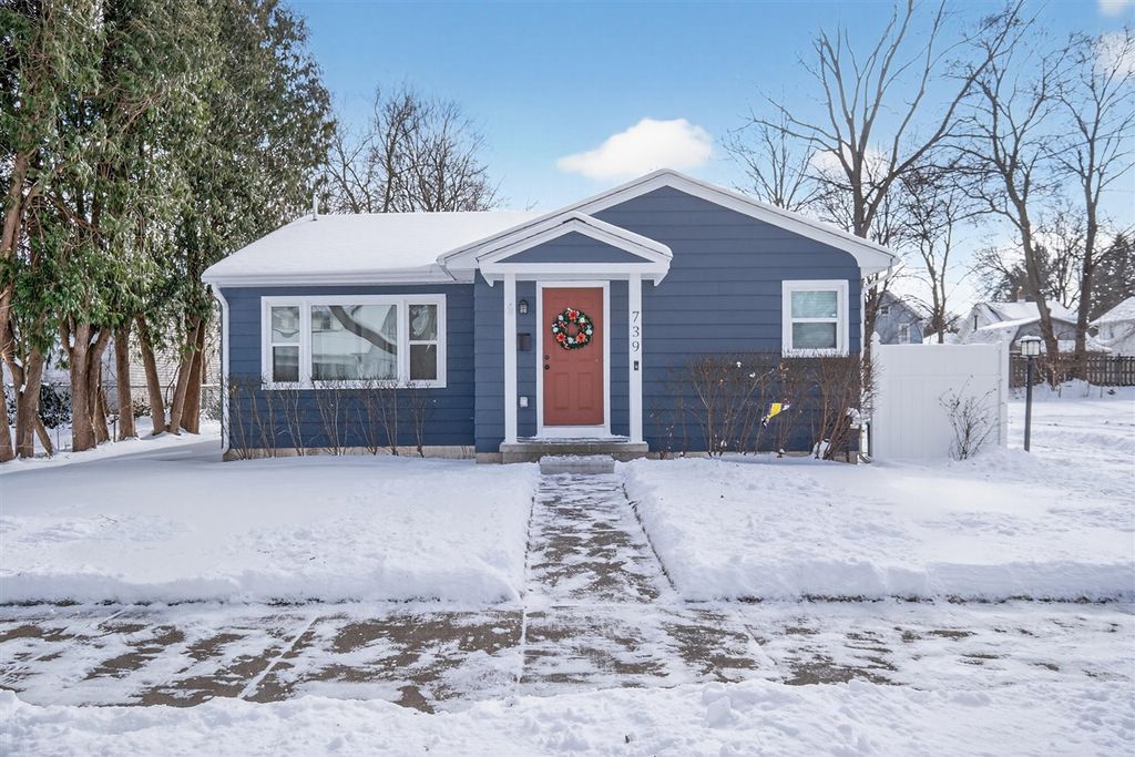 739 Randolph Street, Jackson, MI 49203