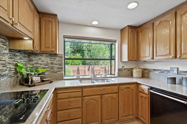 984 Waverly Cmn, Livermore, CA 94551