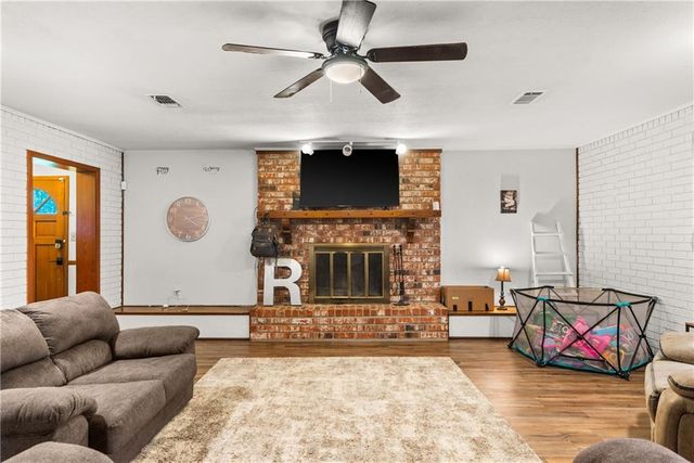5772 HIGHWAY 107 Highway, Pineville, LA 71360