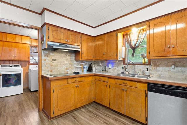5772 HIGHWAY 107 Highway, Pineville, LA 71360