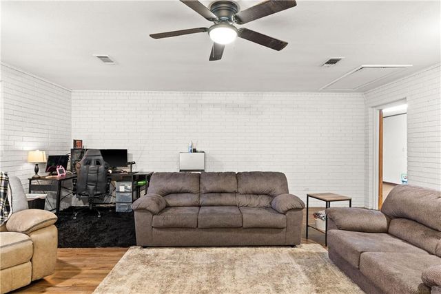 5772 HIGHWAY 107 Highway, Pineville, LA 71360