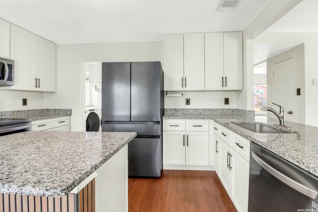 5923 WALNUT MILL DR, San Antonio, TX 78244