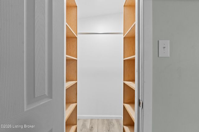 1710 Pershing Ave, Louisville, KY 40242