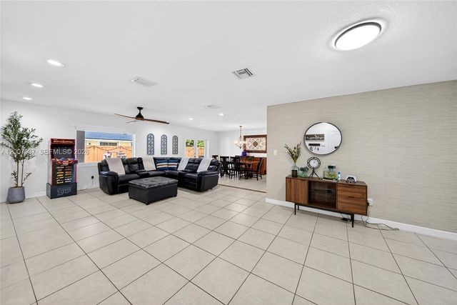 7434 SW 129th Ct, Miami, FL 33183