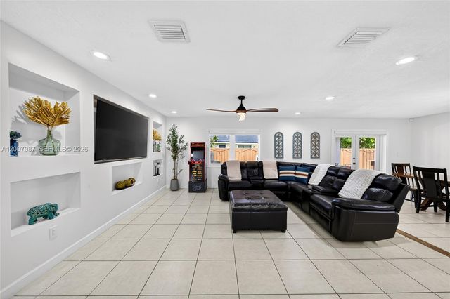 7434 SW 129th Ct, Miami, FL 33183