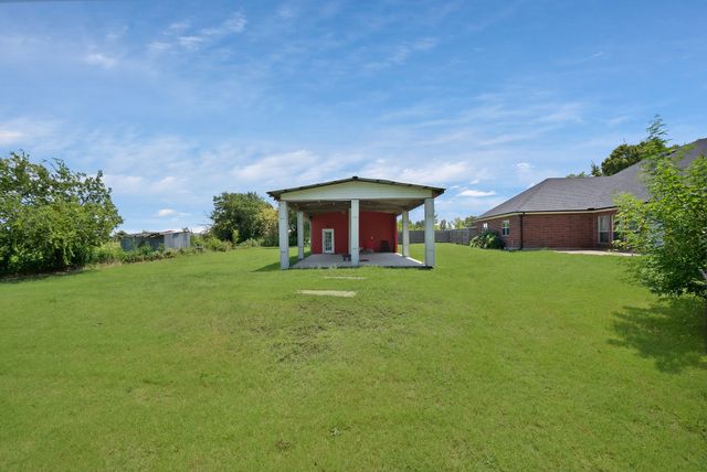 16360 University Drive, Forney, TX 75126