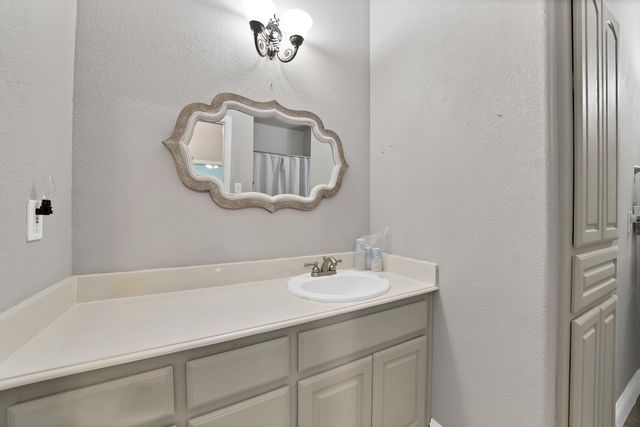 16360 University Drive, Forney, TX 75126