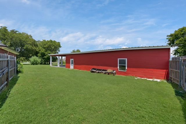 16360 University Drive, Forney, TX 75126