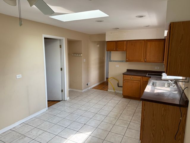 8114 S Anthony Avenue, Chicago, IL 60617