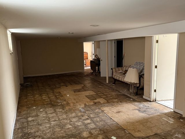 8114 S Anthony Avenue, Chicago, IL 60617