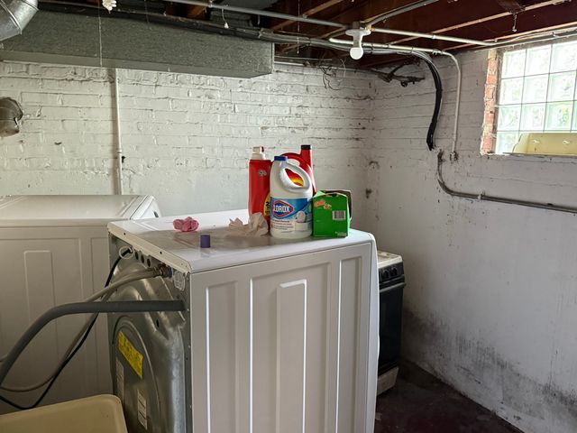 8114 S Anthony Avenue, Chicago, IL 60617