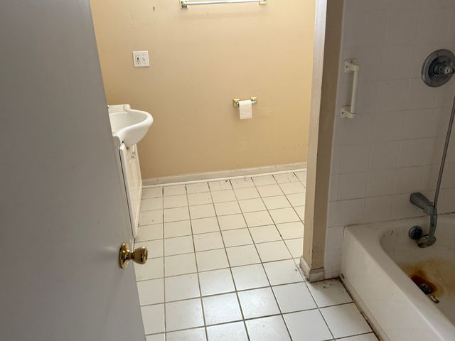 8114 S Anthony Avenue, Chicago, IL 60617