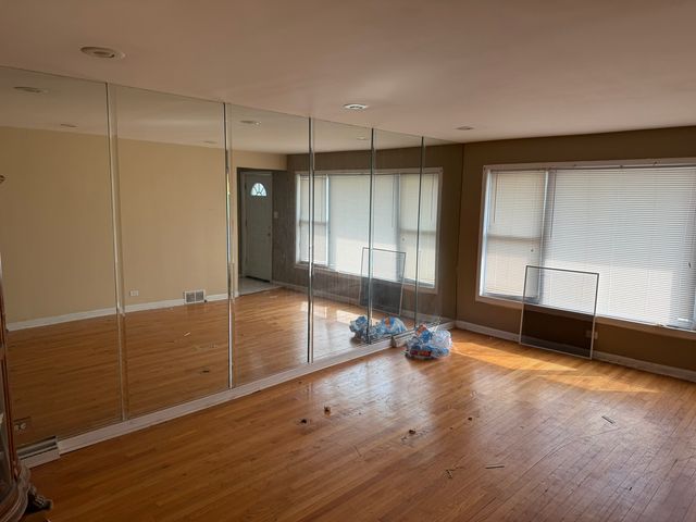 8114 S Anthony Avenue, Chicago, IL 60617