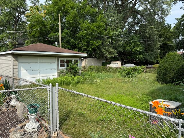 8114 S Anthony Avenue, Chicago, IL 60617