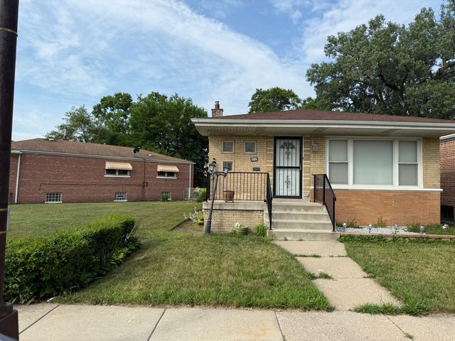 8114 S Anthony Avenue, Chicago, IL 60617