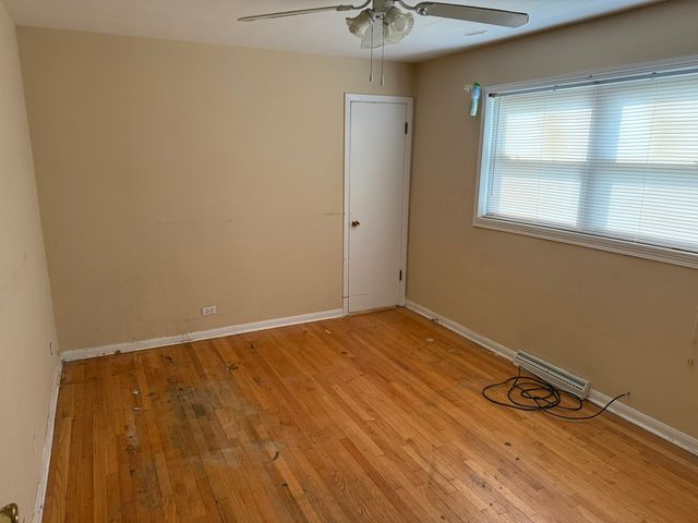 8114 S Anthony Avenue, Chicago, IL 60617