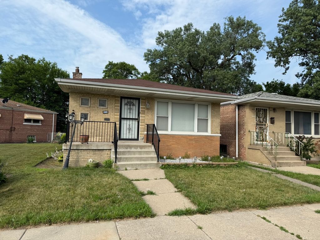 8114 S Anthony Avenue, Chicago, IL 60617