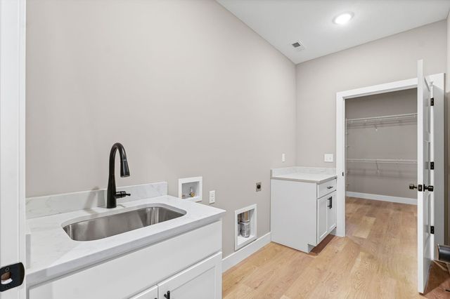 3902 Bay Circle, Champaign, IL 61822