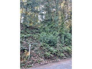 Sw CHAMPLAIN Dr, Portland, OR 97205