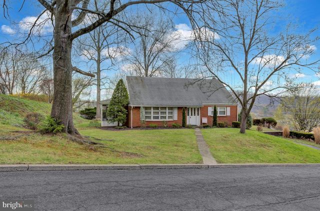 74 HICKORY ST, Schuylkill Haven, PA 17972