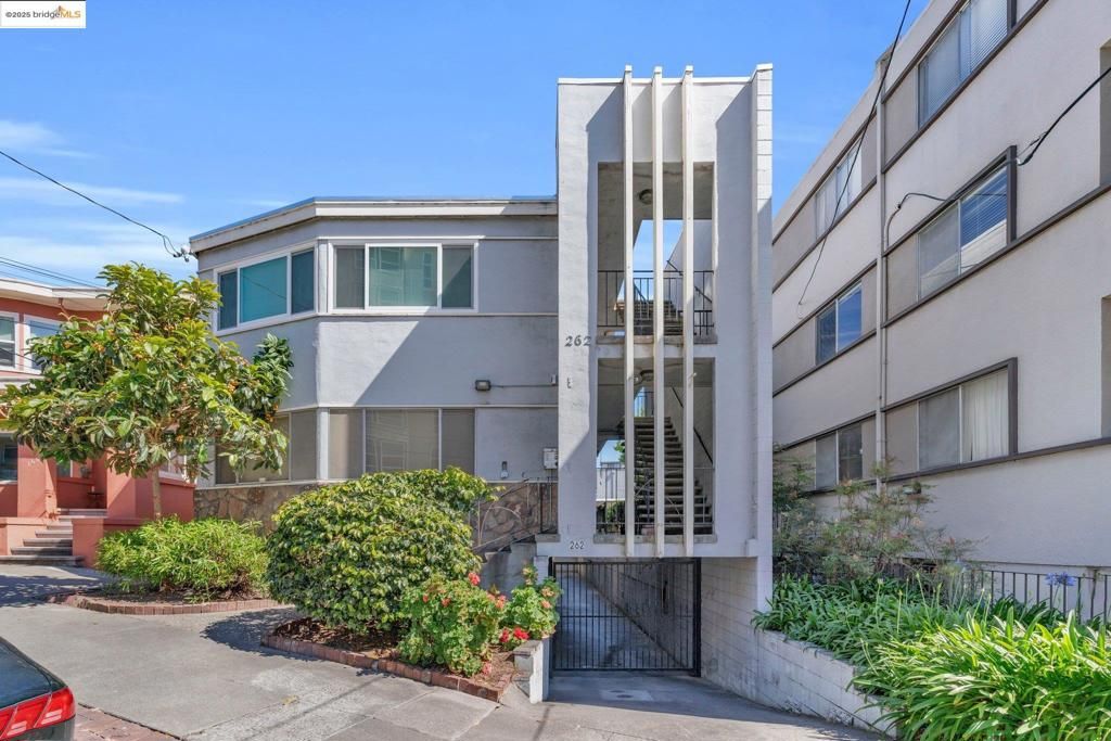 262 Hanover Ave, Oakland, CA 94606