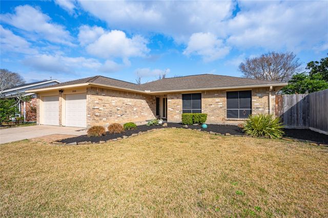 2010 Victoria Court, League City, TX 77573