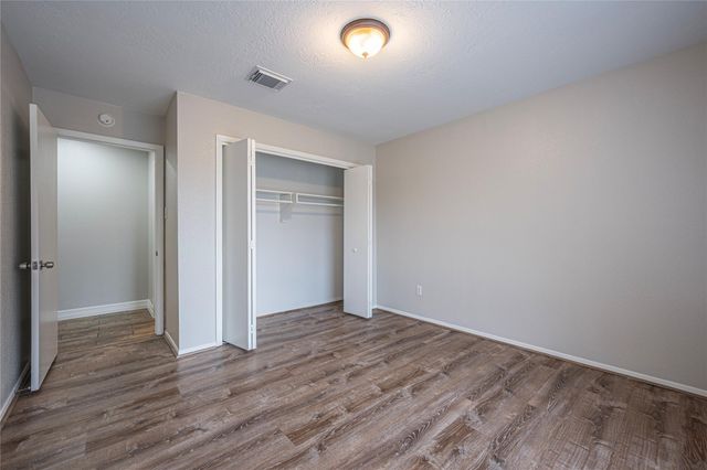 2010 Victoria Court, League City, TX 77573