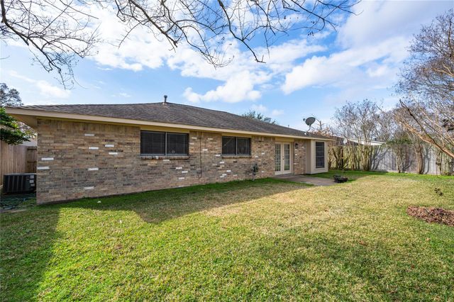 2010 Victoria Court, League City, TX 77573