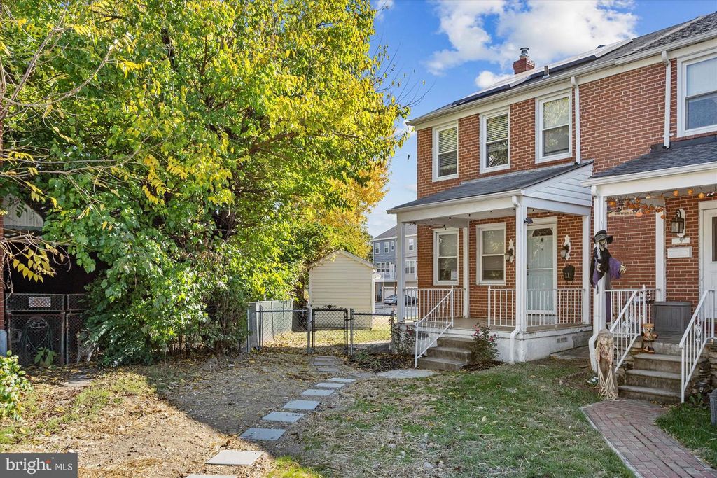 11 CARDINAL RD, Baltimore, MD 21221