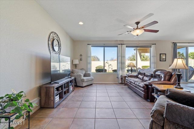 2124 E OAKLAND Street, Chandler, AZ 85225