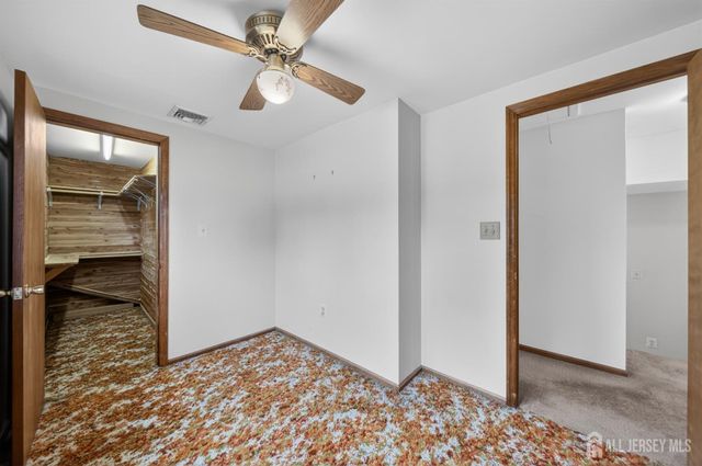 95 Pine Street, Iselin, NJ 08830