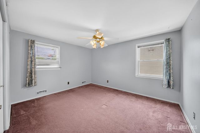95 Pine Street, Iselin, NJ 08830