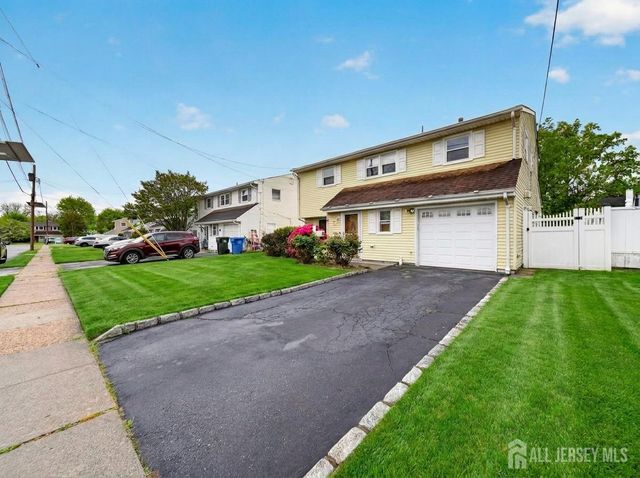 95 Pine Street, Iselin, NJ 08830