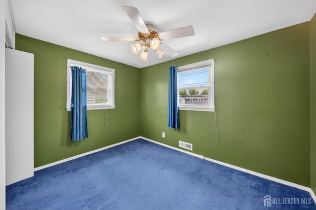 95 Pine Street, Iselin, NJ 08830