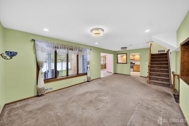 95 Pine Street, Iselin, NJ 08830