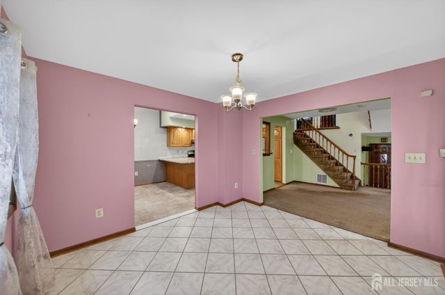 95 Pine Street, Iselin, NJ 08830