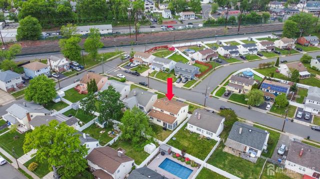 95 Pine Street, Iselin, NJ 08830