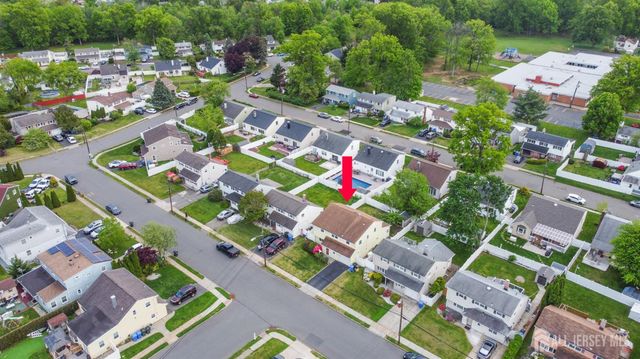 95 Pine Street, Iselin, NJ 08830
