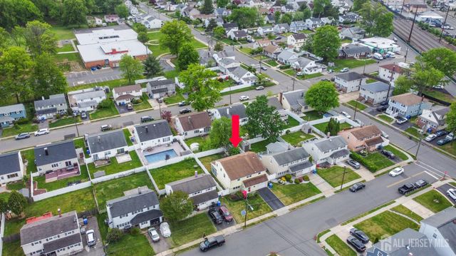 95 Pine Street, Iselin, NJ 08830