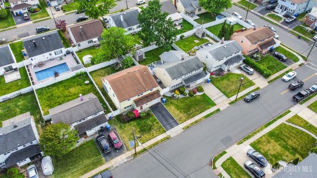 95 Pine Street, Iselin, NJ 08830