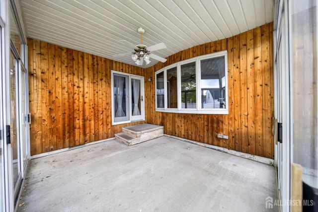 95 Pine Street, Iselin, NJ 08830