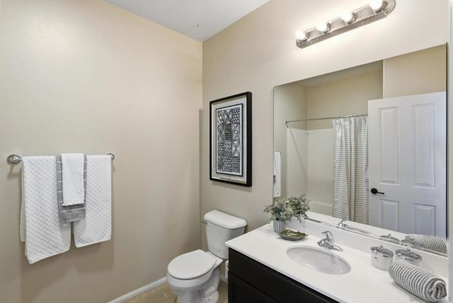 10782 New Grove Trail 82, San Diego, CA 92130