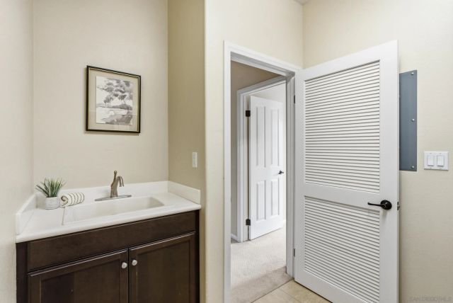 10782 New Grove Trail 82, San Diego, CA 92130