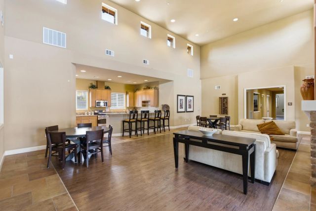 10782 New Grove Trail 82, San Diego, CA 92130