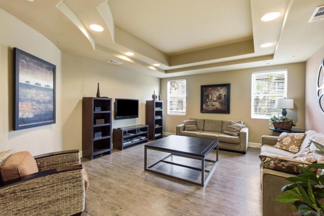 10782 New Grove Trail 82, San Diego, CA 92130
