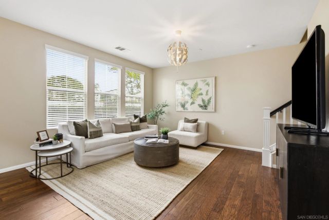 10782 New Grove Trail 82, San Diego, CA 92130